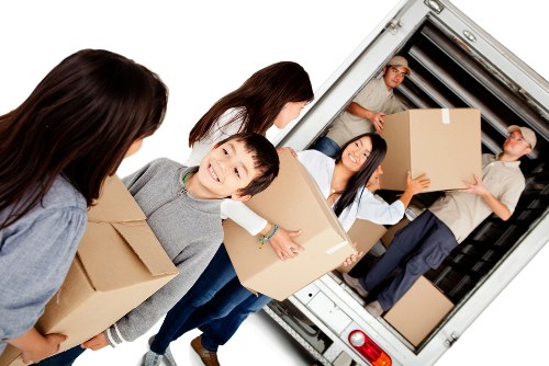Furniture and box transport support in Kensington with a local van team