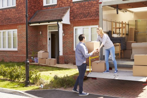 Loading and unloading assistance for a Kensington flat or office relocation